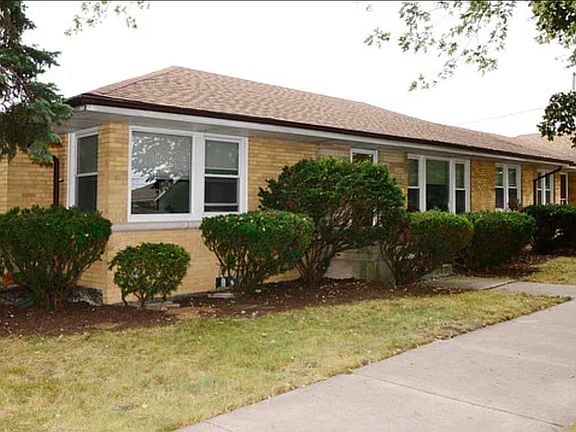 5th image of 7551 N Oketo Ave