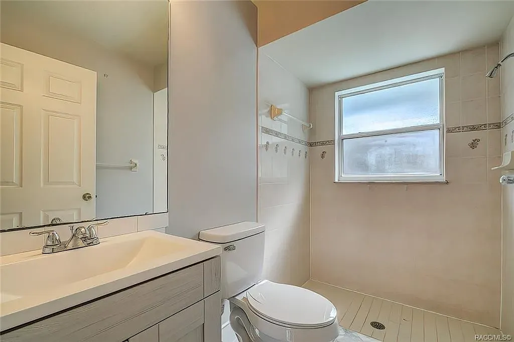 3 bed, 1220 sqft, $1,700 — Photo 3