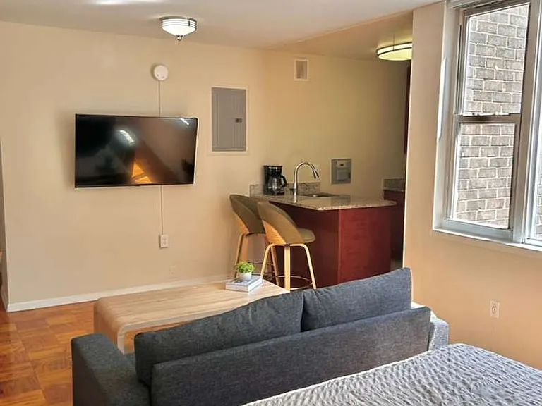 Park East Apartments — Photo 46