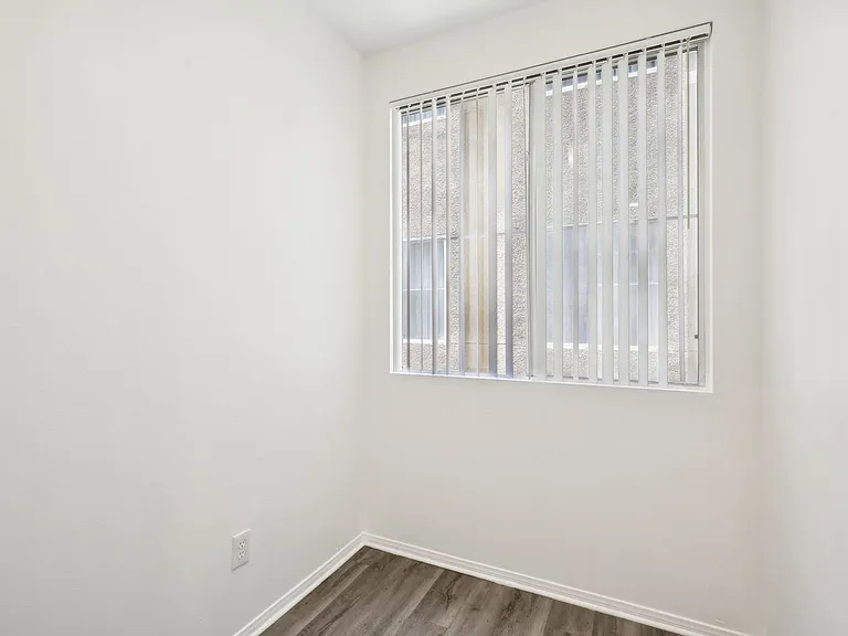 2245 Beverly Glen — Photo 119
