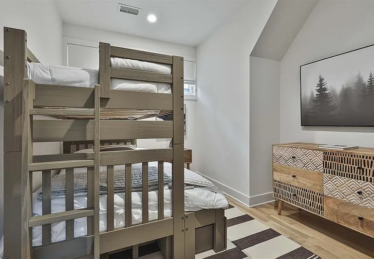 130 Arcadia Ave — Photo 31