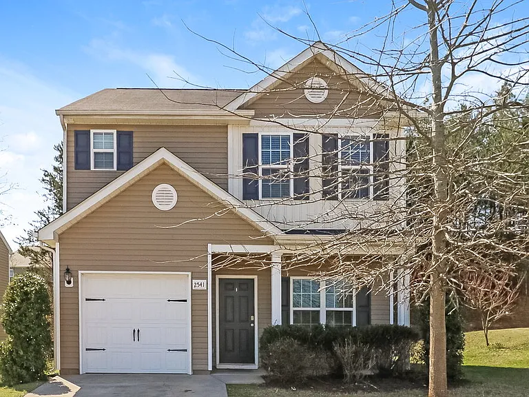 2541 Meadow Crossing Dr — Photo 1