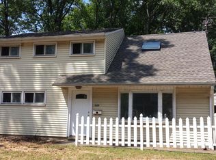 949 Davis Ave, Cuyahoga Falls, OH 44221