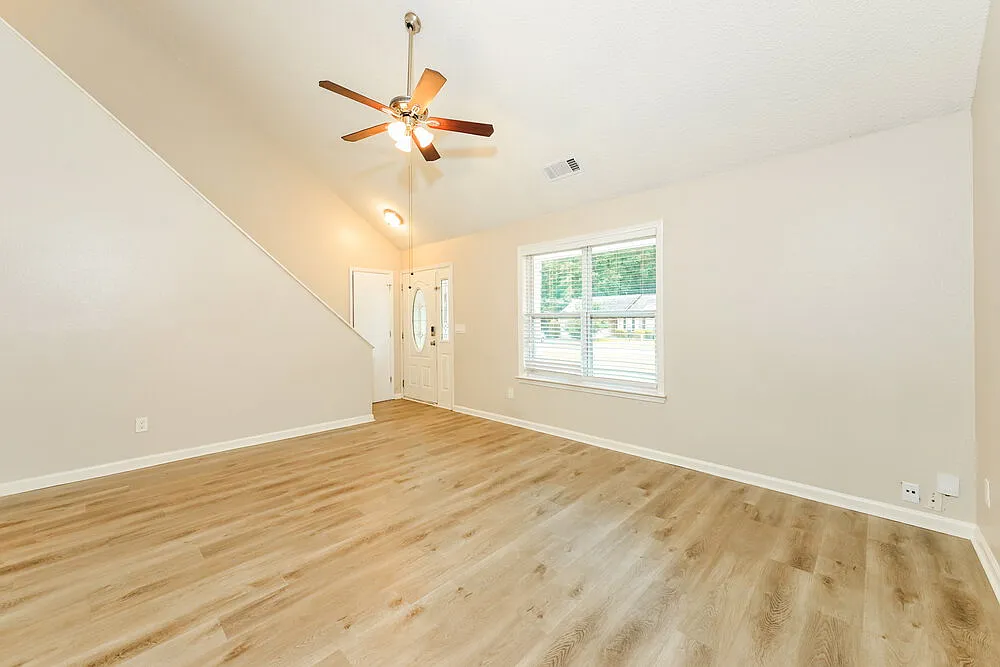 4 bed, 2.0 bath, 1584 sqft, $1,815 — Photo 4