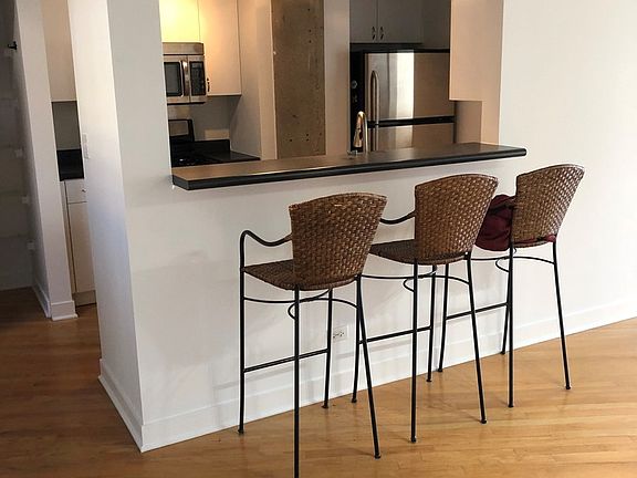 5th image of 411 W Ontario St APT 714