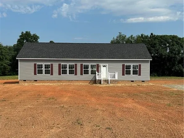 1303 Union Grove Church Rd, Yadkinville, NC 27055