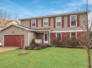 989 Sandalwood Ln, Crystal Lake, IL 60014