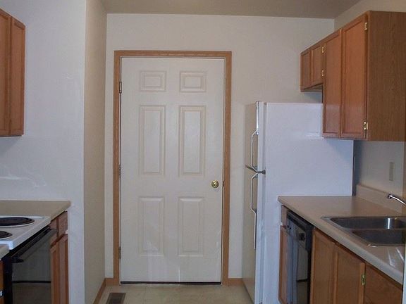 2nd image of 2480 Wheeler Dr APT B