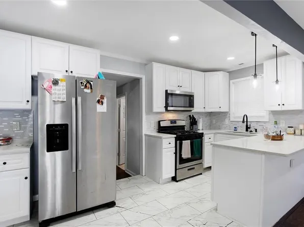 5110 82nd St, Hampton, VA 23605