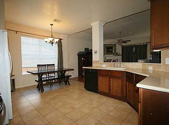 4th image of 8312 Cambria Dr