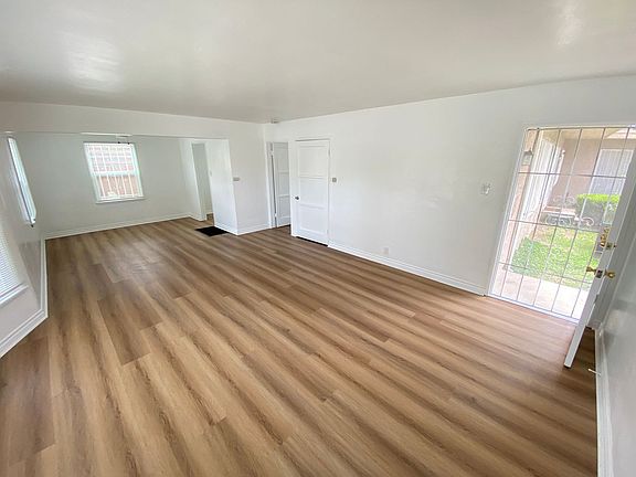 3rd image of 2386 Magnolia Ave #1