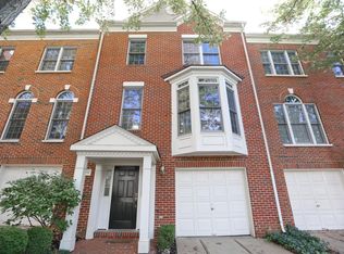 11480 Rothbury Sq, Fairfax, VA 22030