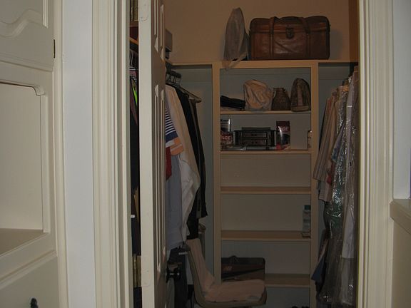 5th image of 2 Hilliard Cir