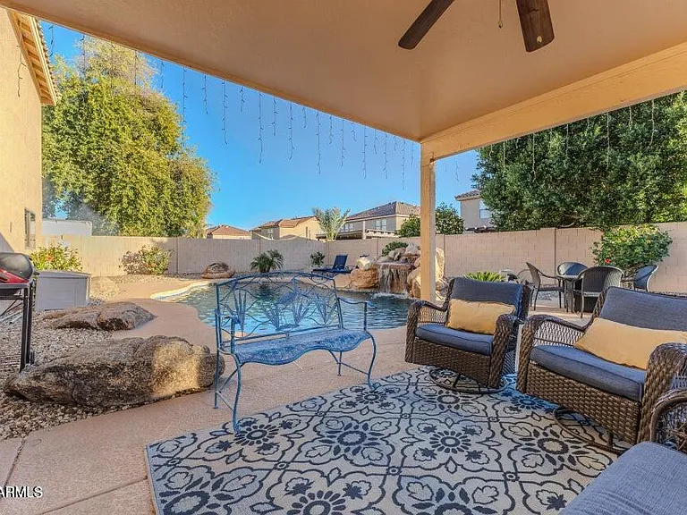 10617 W Daley Ln — Photo 27