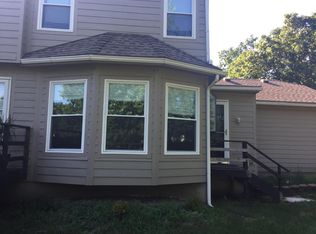 11416 W 106th St, Overland Park, KS 66214