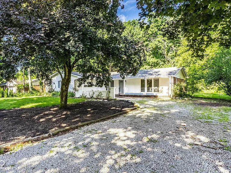 9514 Haverstick Rd — Photo 2