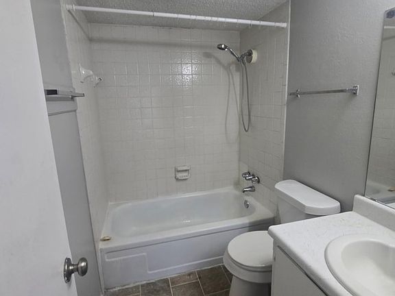 5th image of 1206 Indiana St #212