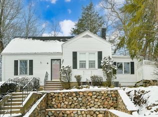 6 Prevett Ter, Dedham, MA 02026