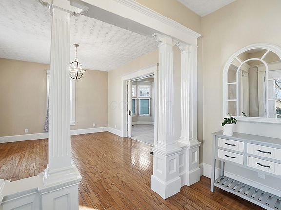 4th image of 211 N Court St