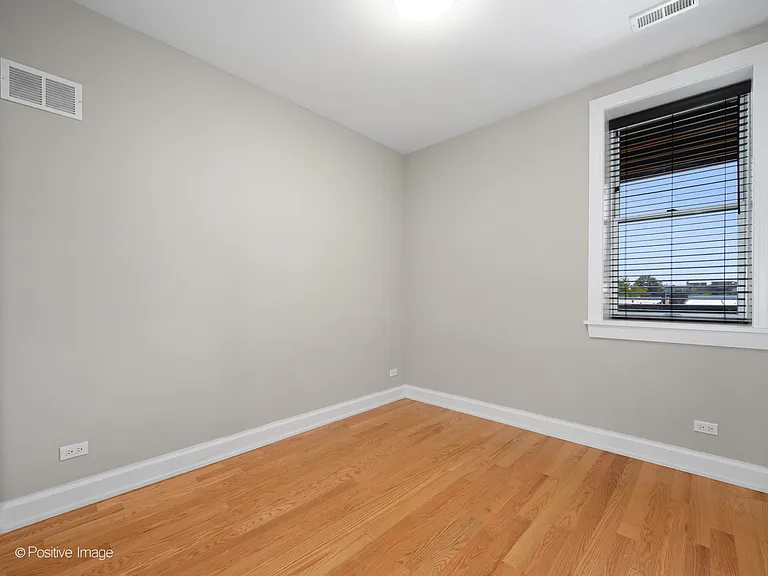 2329 W Chicago Ave — Photo 10