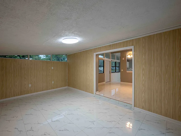 7441 Sandhurst Rd S — Photo 18