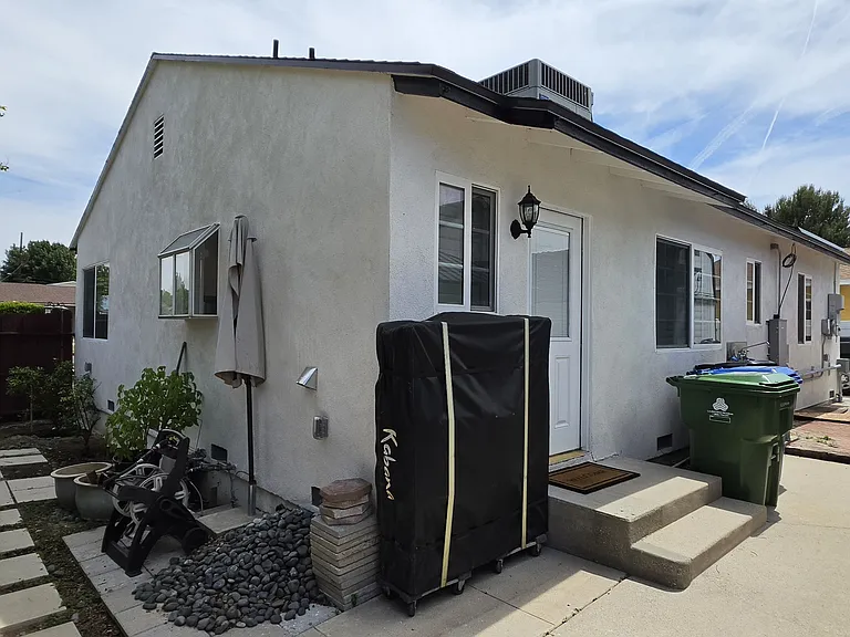 7755 Amestoy Ave — Photo 2