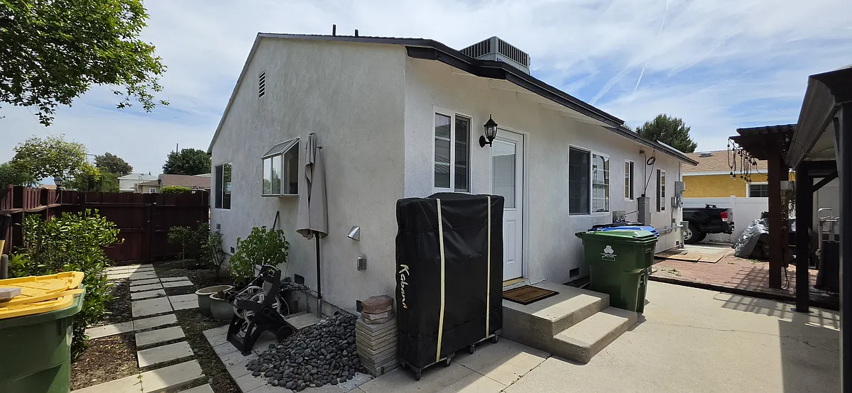 Building Photo - 7755 Amestoy Ave