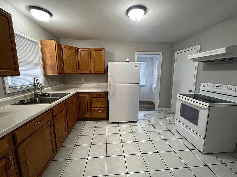 409 Barnum Rd — Photo 5