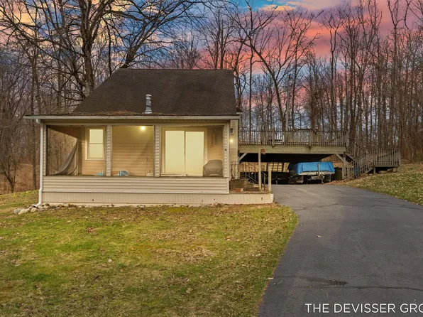 3136 Baseline Rd, Gobles, MI 49055