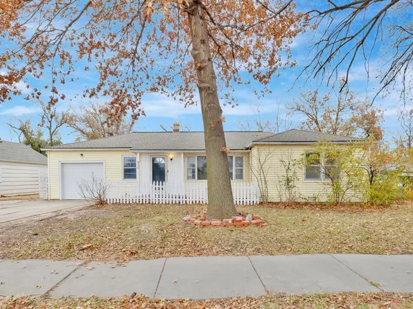 830 S Bluff Ave, Wichita, KS 67218