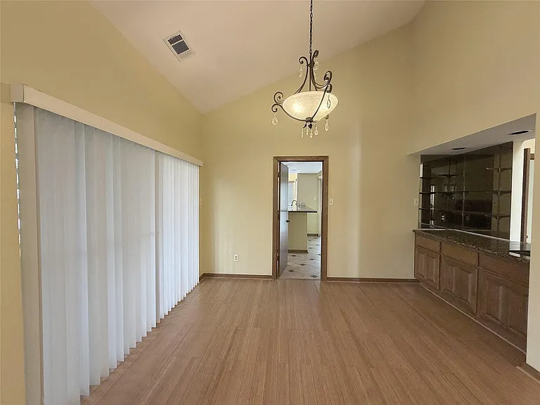 13103 Waldemere Dr — Photo 7