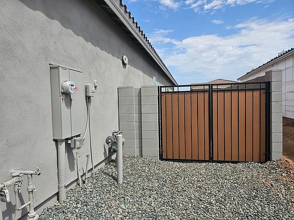 4th image of 2942 E Manzanita Rd #2027
