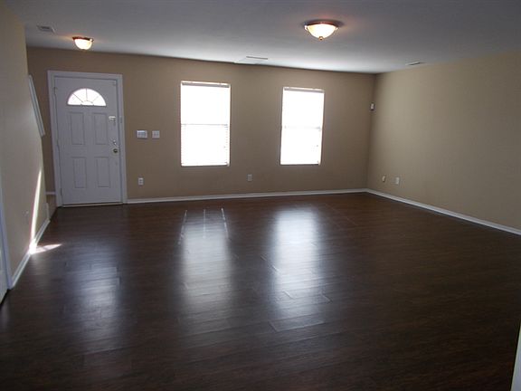 2nd image of 1922 Slumber Oaks Ct