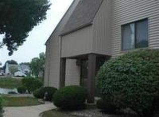 961 Millpond Rd, Valparaiso, IN 46385
