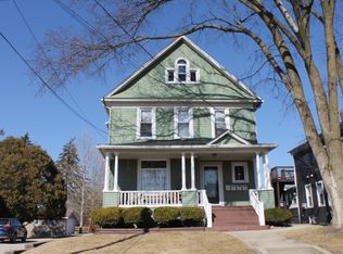 521 W State St #1, Sycamore, IL 60178