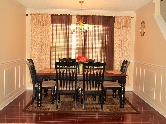 3rd image of 1701 Hardy Dr