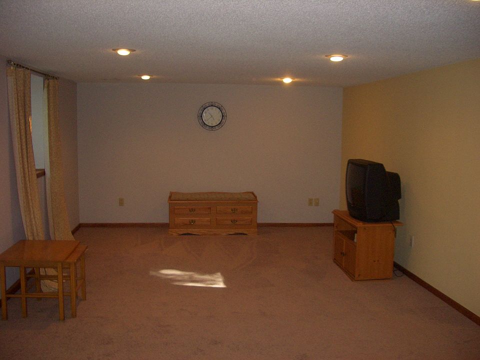 Family room w/new carpeting..