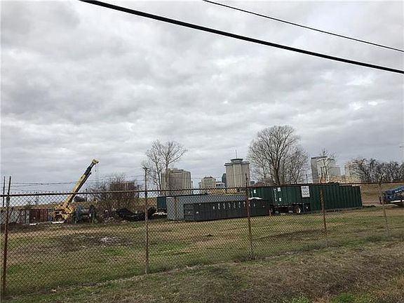 5th image of 530 Powder St