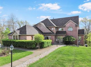 544 Green Parrot Ln, Natrona Heights, PA 15065