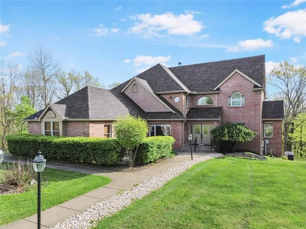544 Green Parrot Ln, Natrona Heights, PA 15065