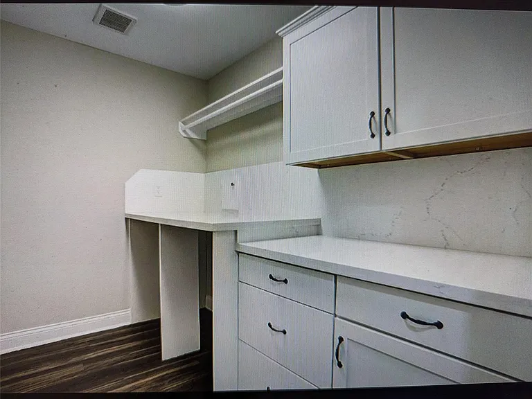 2826 Edgewood Dr — Photo 21