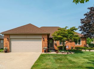 54375 Jeffery Dr, Macomb, MI 48042