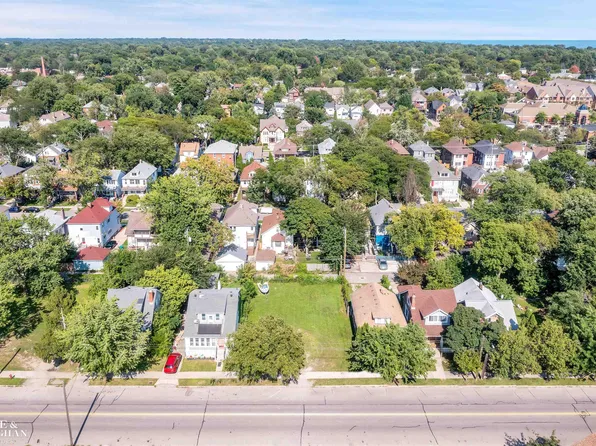 1264 Alter Rd, Detroit, MI 48215