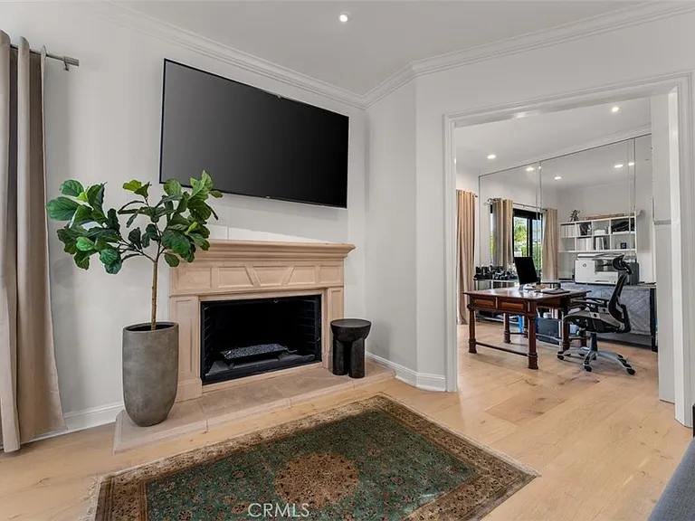 215 Poppy Ave — Photo 50