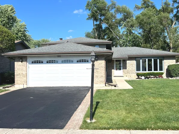 14843 Becky Ct, Oak Forest, IL 60452