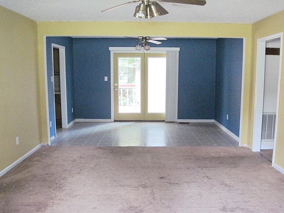 3rd image of 588 Kershaw Dr