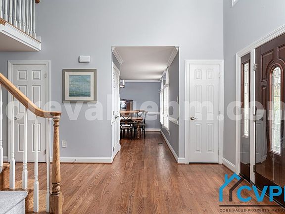 5th image of 210 Blackhaw Ct