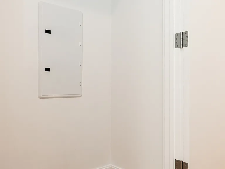166 Eckford St #4 — Photo 25