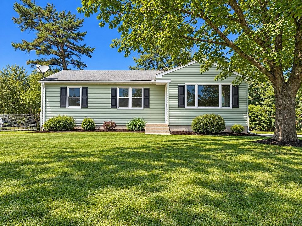 1st image of 32 Campbell Dr