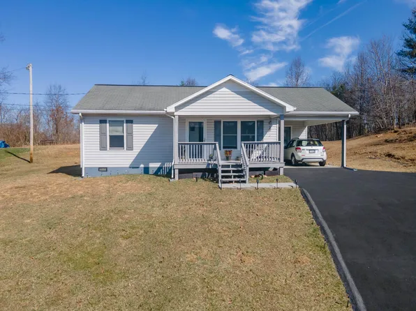 202 Middleton St, Galax, VA 24333